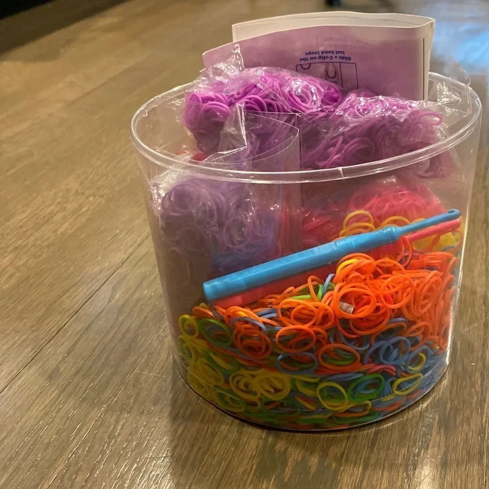 Wonder Loom rubber band bracelet making kit